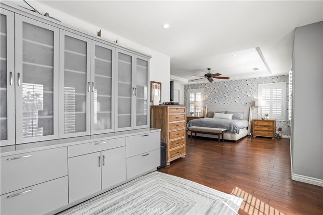 5950 Waterfront Place, Long Beach, CA 90803