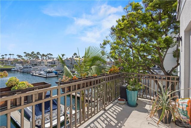 5950 Waterfront Place, Long Beach, CA 90803