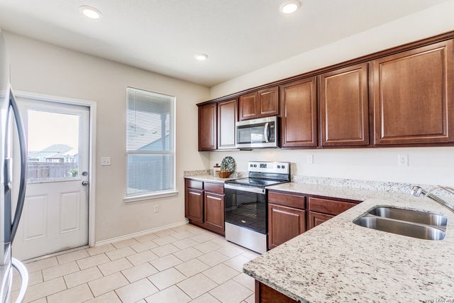 10628 RAYBURN LNDG, San Antonio, TX 78252