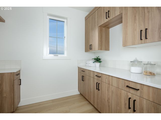 417 PARK Pl, The Dalles, OR 97058