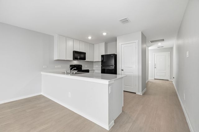 205 Poplar Place, Wilmer, TX 75172