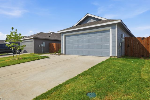205 Poplar Place, Wilmer, TX 75172