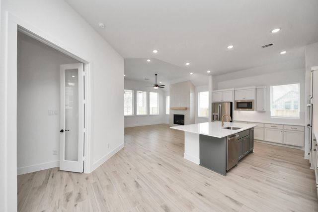 9510 Chateau Hill, Manvel, TX 77578