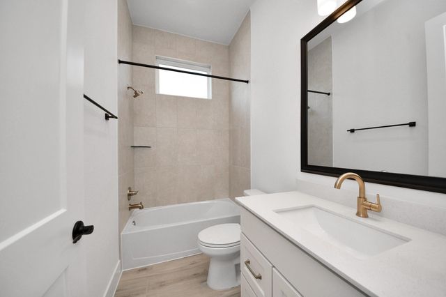 9510 Chateau Hill, Manvel, TX 77578