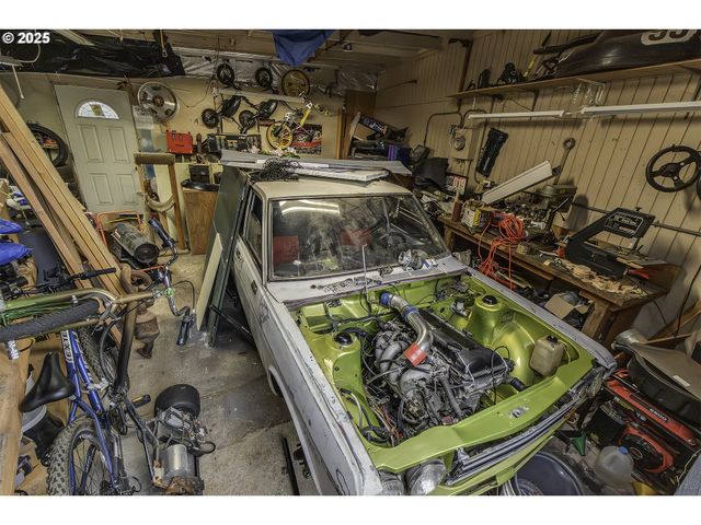 19820 Ne HASSALO Ct, Portland, OR 97230