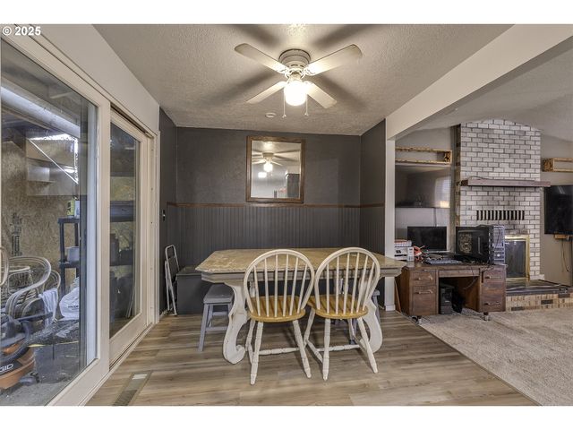 19820 Ne HASSALO Ct, Portland, OR 97230