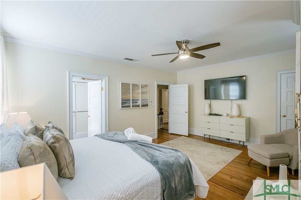 Image 14 of property listing at 117 - 119 Houston Street, Savannah, GA 31401