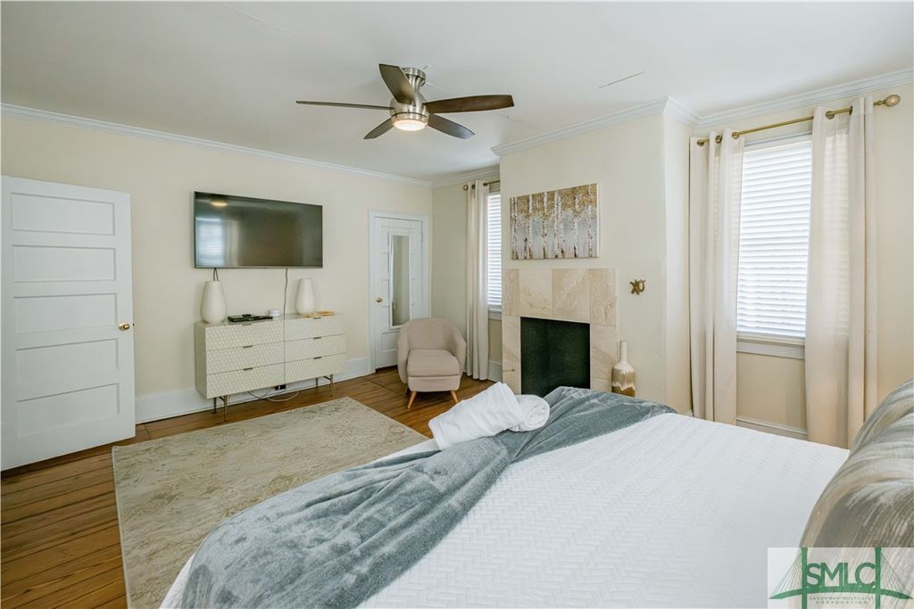 Image 15 of property listing at 117 - 119 Houston Street, Savannah, GA 31401