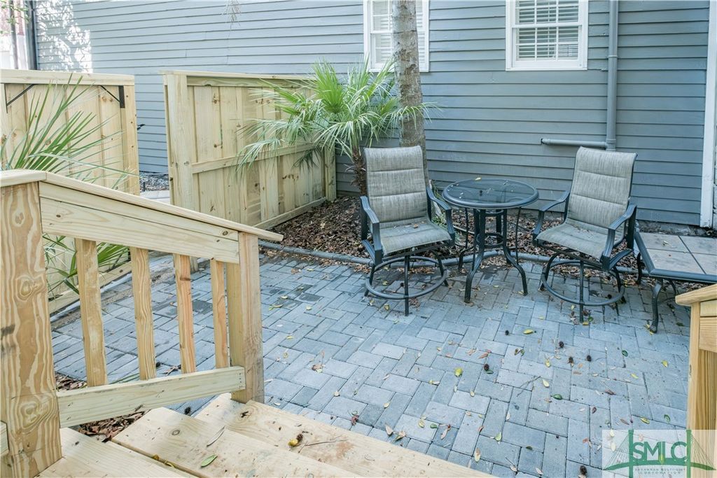 Image 21 of property listing at 117 - 119 Houston Street, Savannah, GA 31401