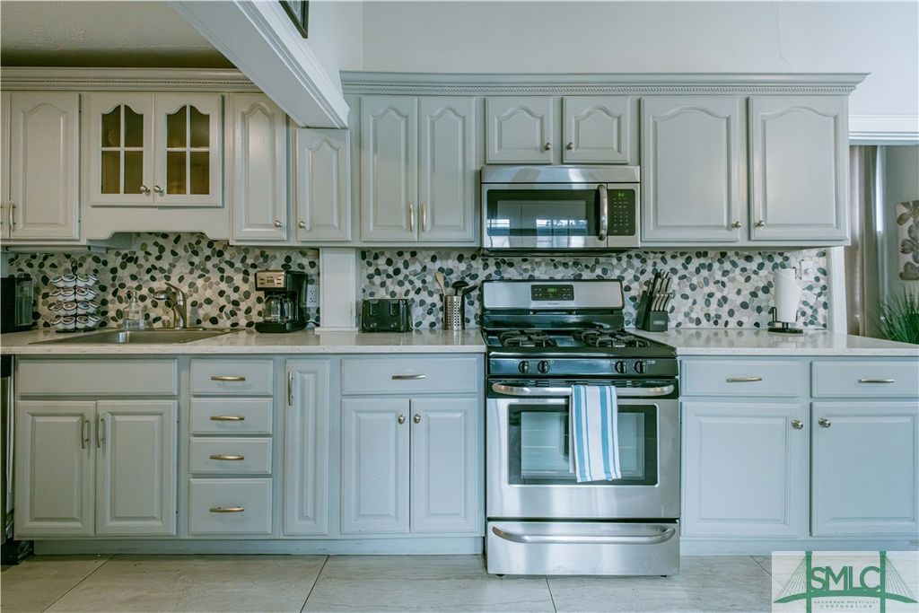 Image 26 of property listing at 117 - 119 Houston Street, Savannah, GA 31401