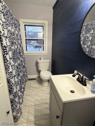 2200 13th Avenue, Vienna, WV 26105