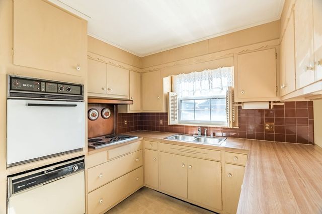 204 Ridgehill Dr, Hopkinsville, KY 42240