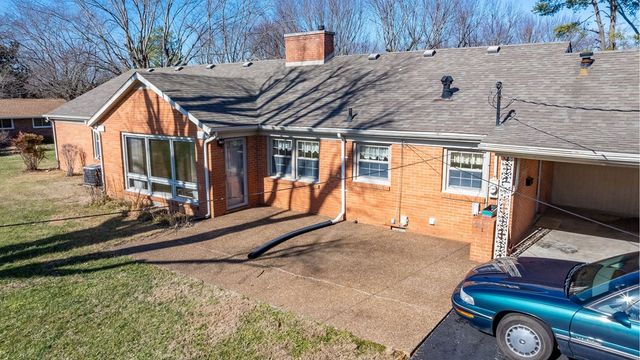 204 Ridgehill Dr, Hopkinsville, KY 42240