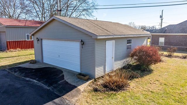 204 Ridgehill Dr, Hopkinsville, KY 42240