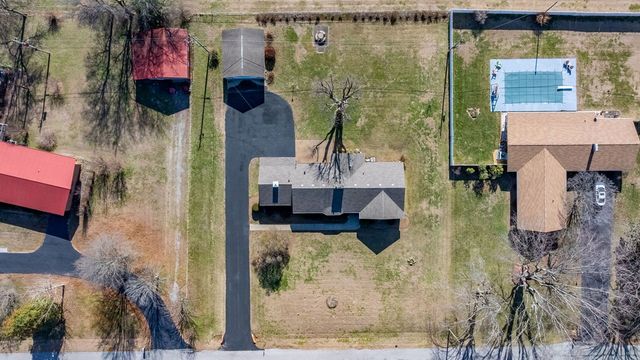 204 Ridgehill Dr, Hopkinsville, KY 42240