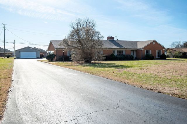 204 Ridgehill Dr, Hopkinsville, KY 42240