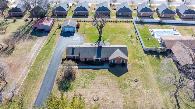 204 Ridgehill Dr, Hopkinsville, KY 42240
