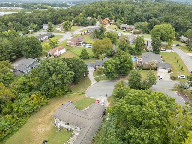 11 E Larry Circle, Ringgold, GA 30736