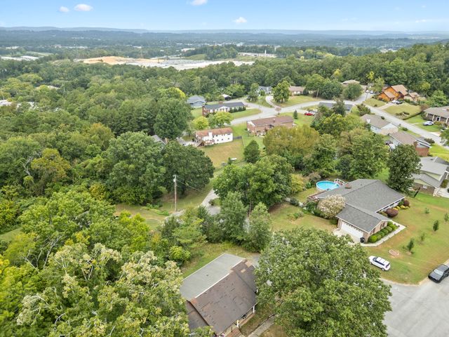 11 E Larry Circle, Ringgold, GA 30736