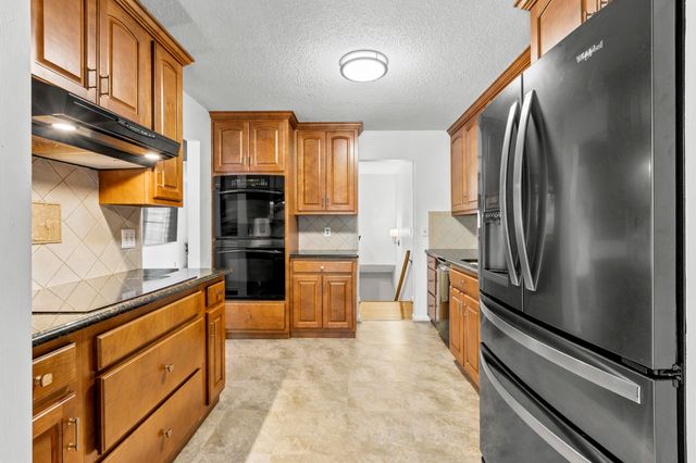 11 E Larry Circle, Ringgold, GA 30736