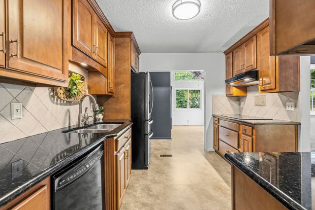 11 E Larry Circle, Ringgold, GA 30736