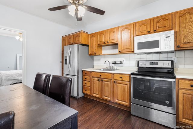 1517 10th Street, West Babylon, NY 11704