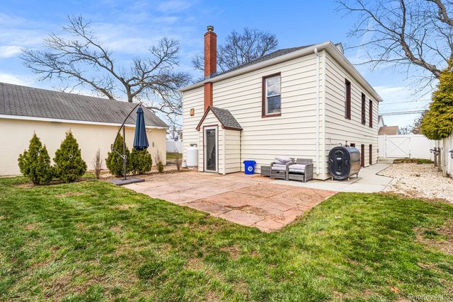 1517 10th Street, West Babylon, NY 11704
