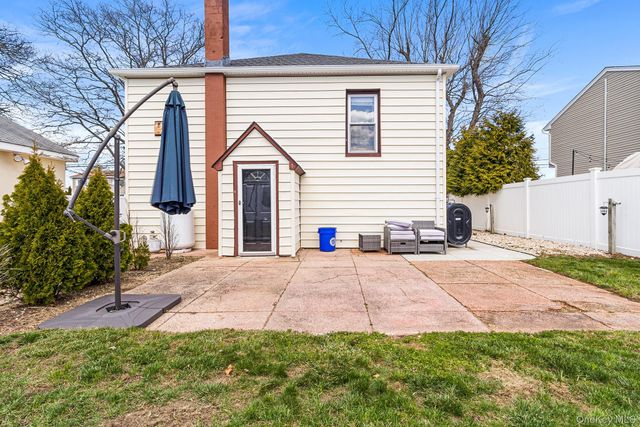 1517 10th Street, West Babylon, NY 11704