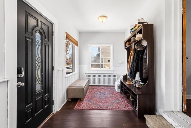 1517 10th Street, West Babylon, NY 11704