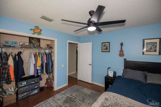 5130 Yesteroaks Cir, Pensacola, FL 32504