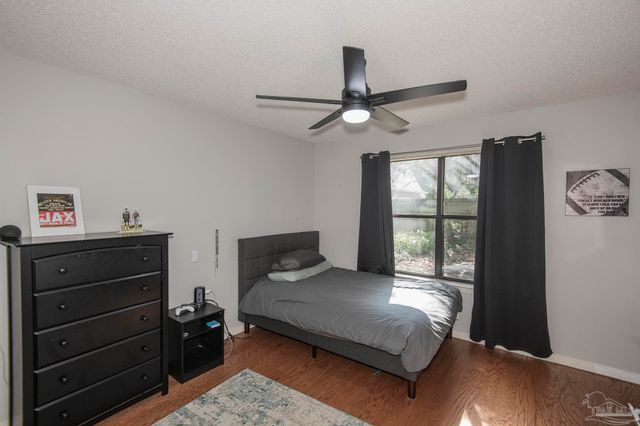 5130 Yesteroaks Cir, Pensacola, FL 32504