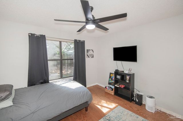 5130 Yesteroaks Cir, Pensacola, FL 32504