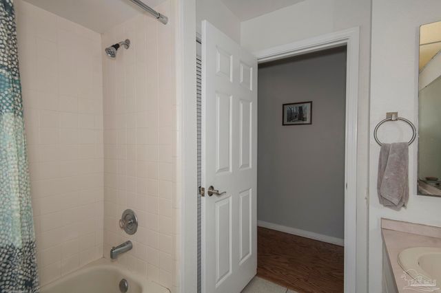 5130 Yesteroaks Cir, Pensacola, FL 32504