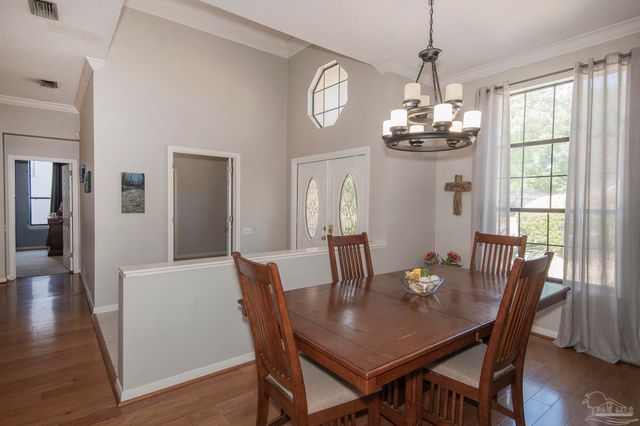 5130 Yesteroaks Cir, Pensacola, FL 32504