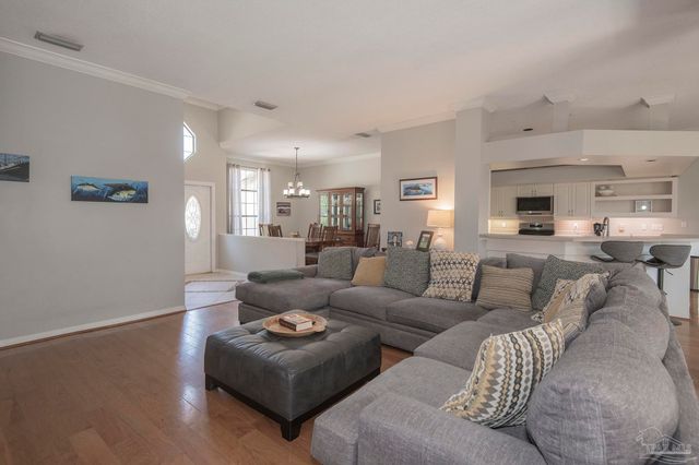 5130 Yesteroaks Cir, Pensacola, FL 32504
