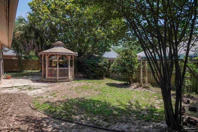 5130 Yesteroaks Cir, Pensacola, FL 32504