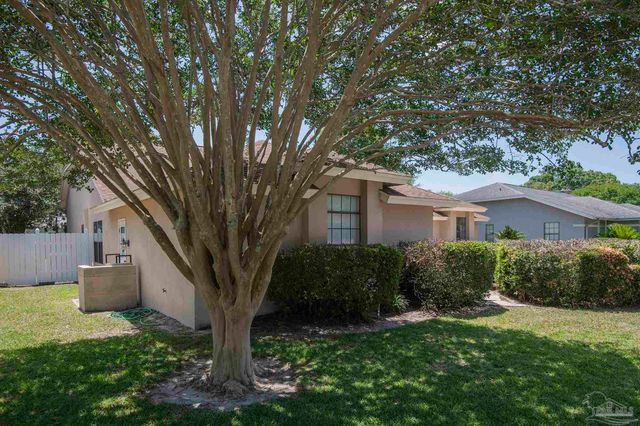 5130 Yesteroaks Cir, Pensacola, FL 32504