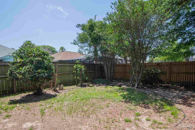 5130 Yesteroaks Cir, Pensacola, FL 32504