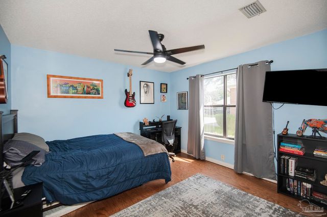 5130 Yesteroaks Cir, Pensacola, FL 32504
