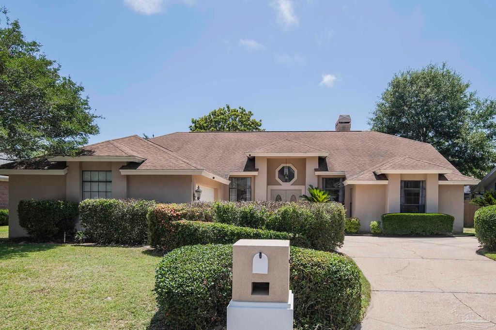 5130 Yesteroaks Cir, Pensacola, FL 32504