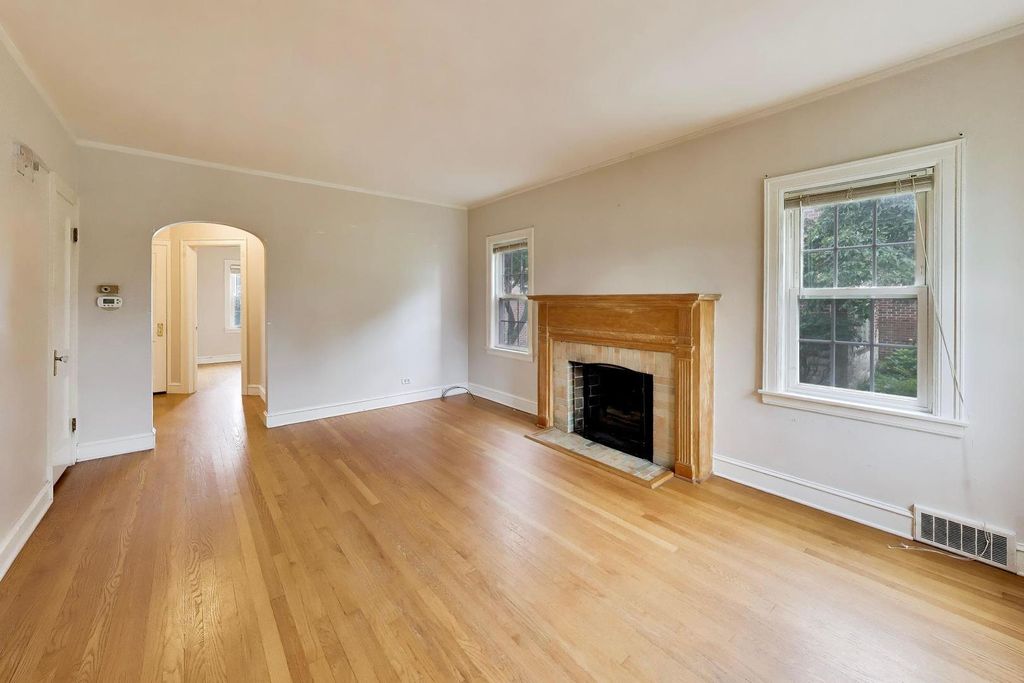 301 N CLINTON Avenue, Elmhurst, IL 60126 — photo 5