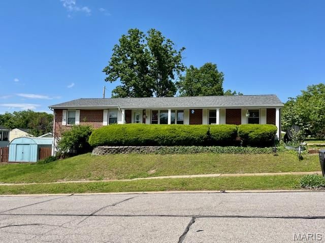 180 Chinon Drive, St Louis, MO 63129
