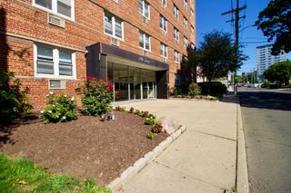 140 Grove Street APT 5F, Stamford, CT 06901