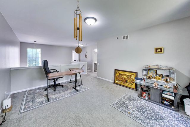 76 Cambridge Avenue 76, Streamwood, IL 60107