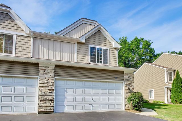 76 Cambridge Avenue 76, Streamwood, IL 60107