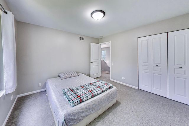 76 Cambridge Avenue 76, Streamwood, IL 60107