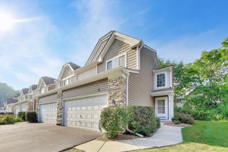 76 Cambridge Avenue 76, Streamwood, IL 60107