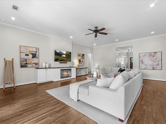 1451 Cheshire Lane, Houston, TX 77018