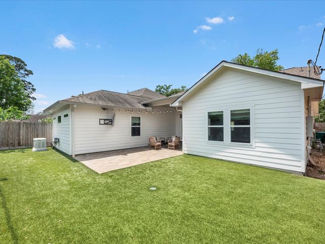 1451 Cheshire Lane, Houston, TX 77018
