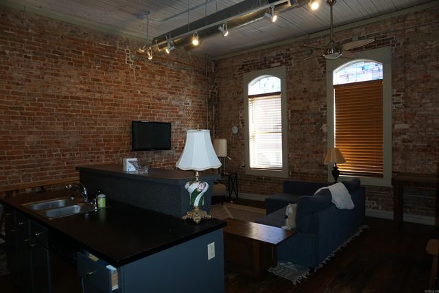 241 S Main, Jonesboro, AR 72401